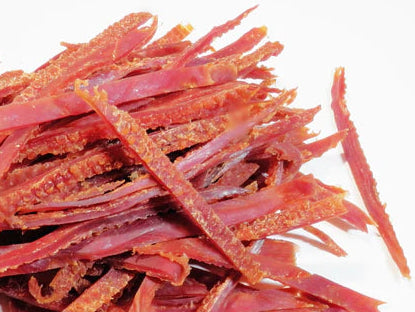 Duck breast thins natural dog treat from K9 Prime Cuts – 100% duck breast, air-dried, high protein (40 %), low fat (2 %), additive-free and ideal for dogs with sensitive stomachs.