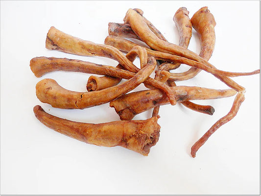 Pig Tails dog treats from K9 Prime Cuts – 100% pork tails, single-protein, grain-free and additive-free. Approx. 20 cm length each, natural chewy texture ideal for dental health and strong chewers.